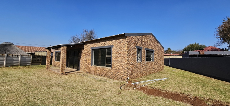 5 Bedroom Property for Sale in Three Rivers Gauteng