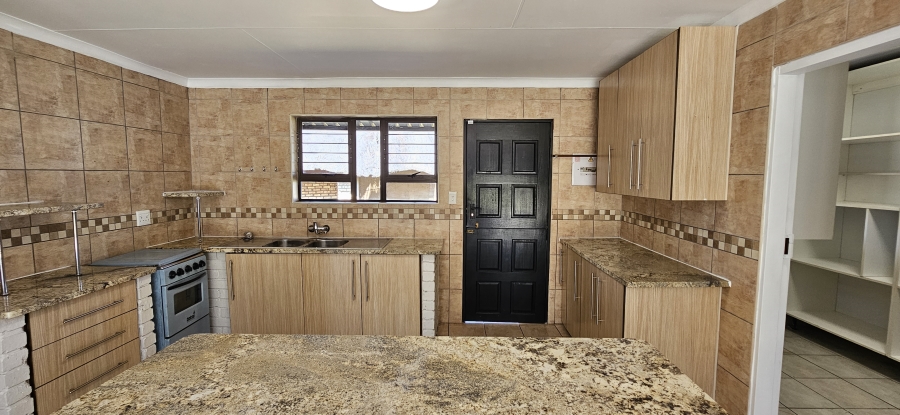 5 Bedroom Property for Sale in Three Rivers Gauteng