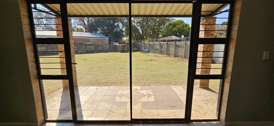 5 Bedroom Property for Sale in Three Rivers Gauteng