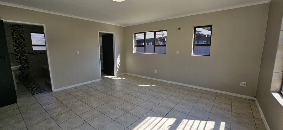 5 Bedroom Property for Sale in Three Rivers Gauteng