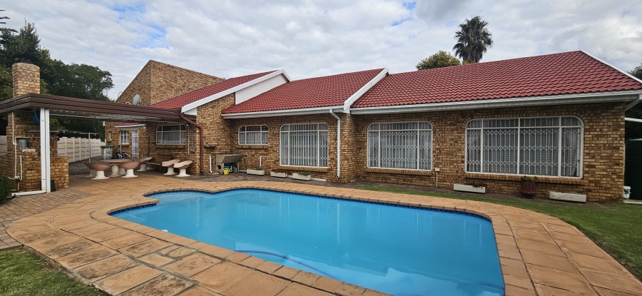 4 Bedroom Property for Sale in Risiville Gauteng