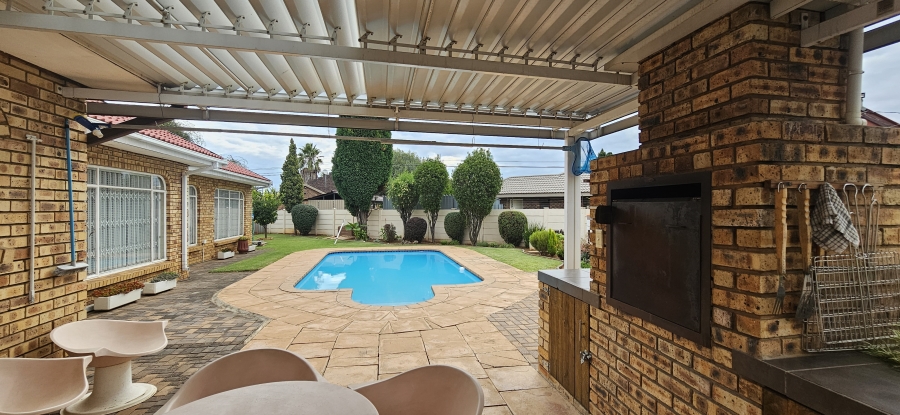 4 Bedroom Property for Sale in Risiville Gauteng