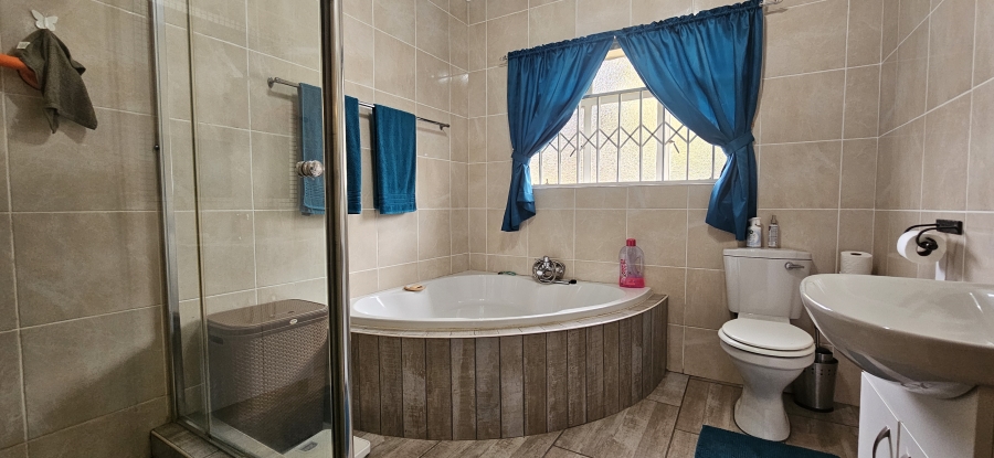 4 Bedroom Property for Sale in Risiville Gauteng