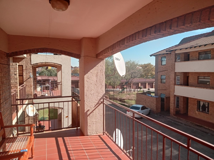 2 Bedroom Property for Sale in Noordwyk Gauteng