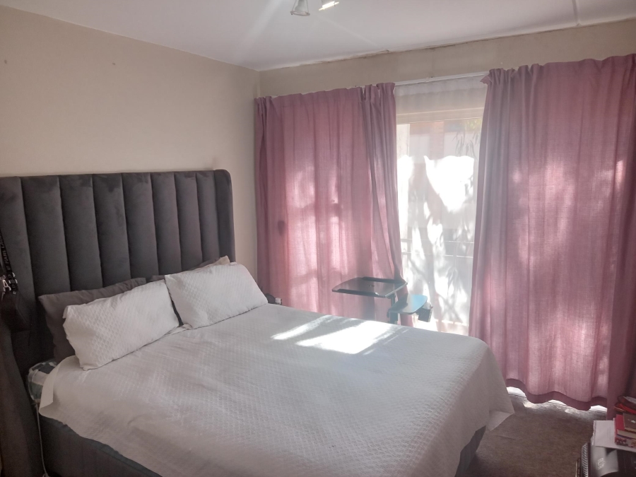 2 Bedroom Property for Sale in Noordwyk Gauteng