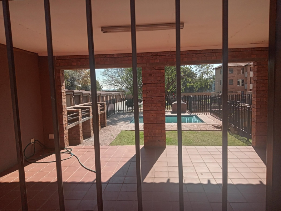 2 Bedroom Property for Sale in Noordwyk Gauteng
