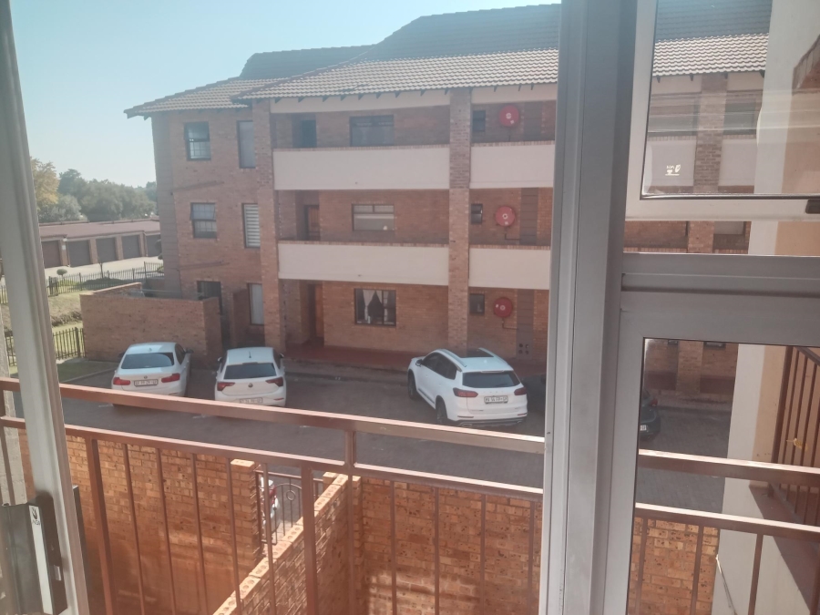 2 Bedroom Property for Sale in Noordwyk Gauteng