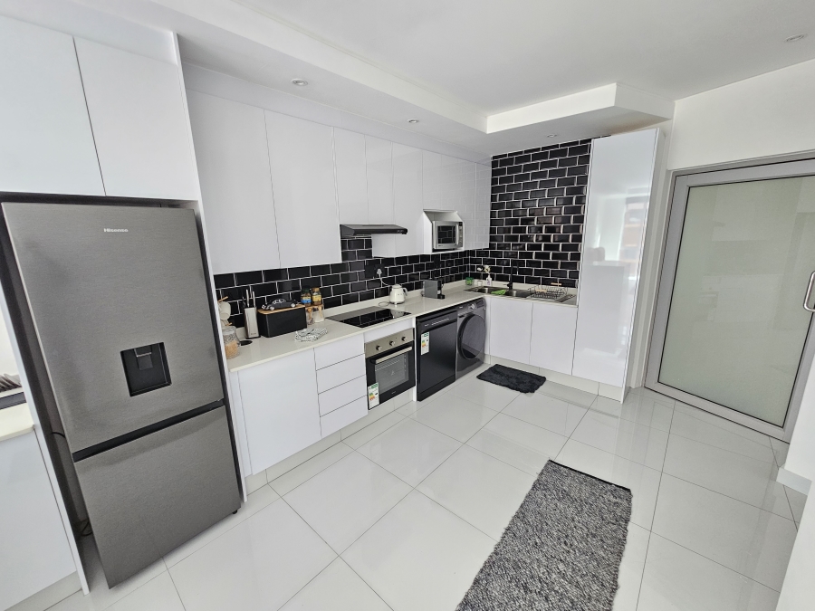 To Let 2 Bedroom Property for Rent in Sandown Gauteng