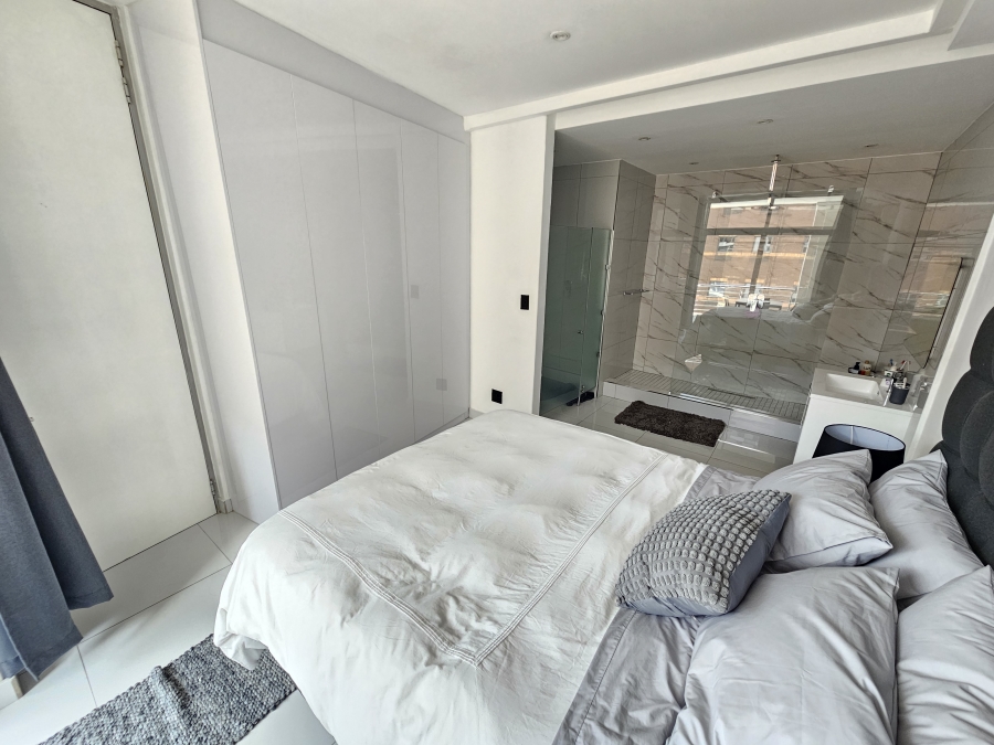 To Let 2 Bedroom Property for Rent in Sandown Gauteng