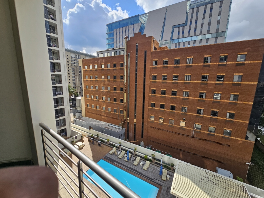 To Let 2 Bedroom Property for Rent in Sandown Gauteng