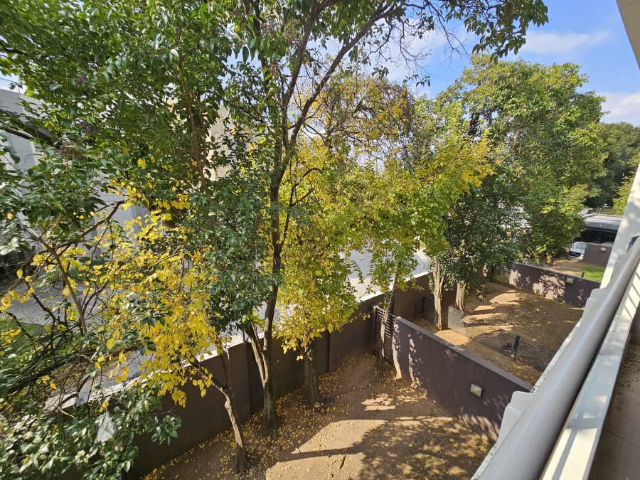 To Let 2 Bedroom Property for Rent in Sandown Gauteng