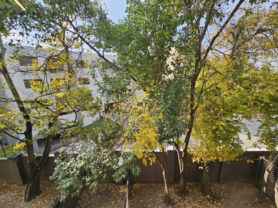 To Let 2 Bedroom Property for Rent in Sandown Gauteng