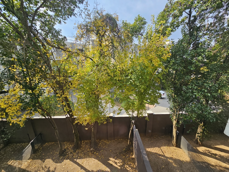 To Let 2 Bedroom Property for Rent in Sandown Gauteng