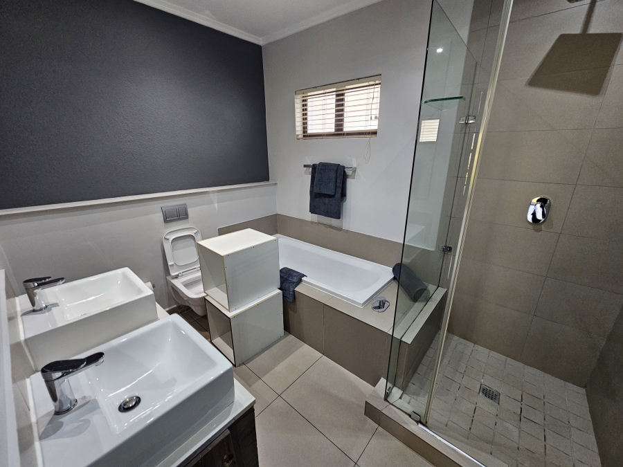 To Let 2 Bedroom Property for Rent in Sandown Gauteng