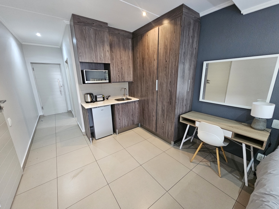 To Let 2 Bedroom Property for Rent in Sandown Gauteng