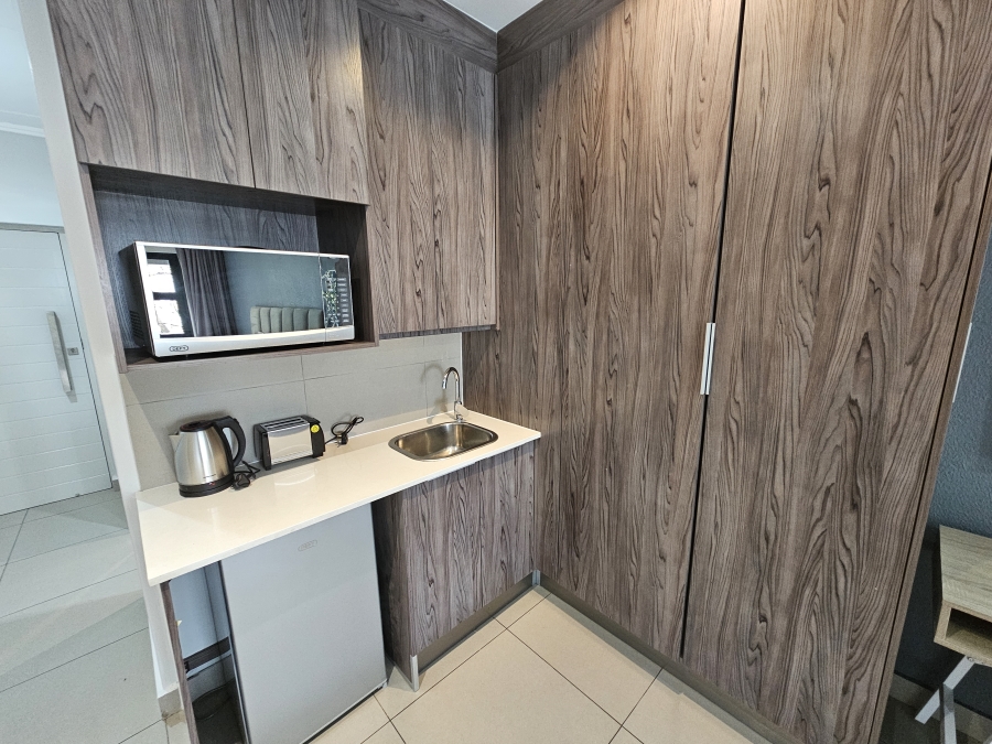 To Let 2 Bedroom Property for Rent in Sandown Gauteng