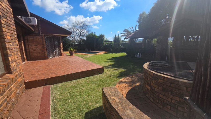 6 Bedroom Property for Sale in Doornpoort Gauteng