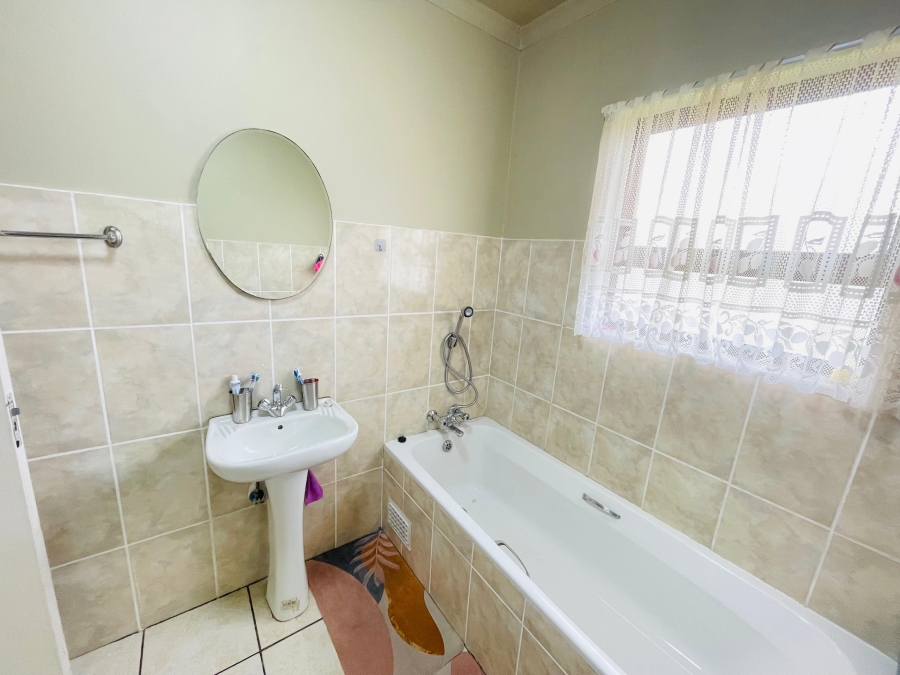 2 Bedroom Property for Sale in Parkrand Gauteng