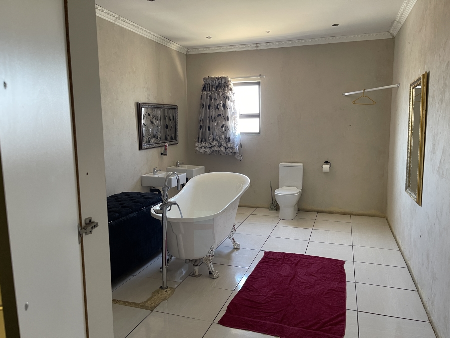 5 Bedroom Property for Sale in Eligwa Estate Gauteng
