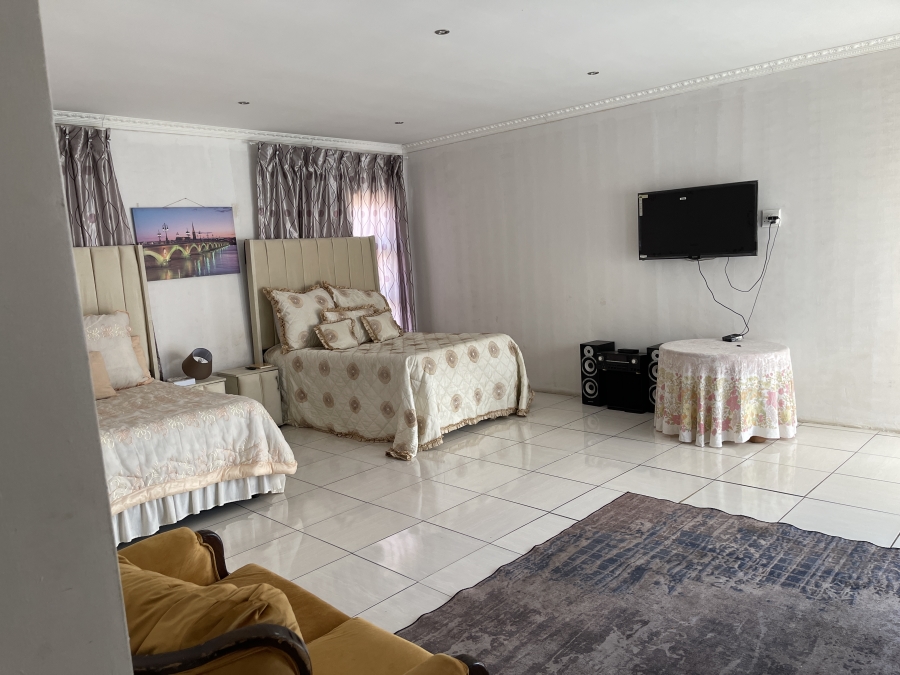 5 Bedroom Property for Sale in Eligwa Estate Gauteng