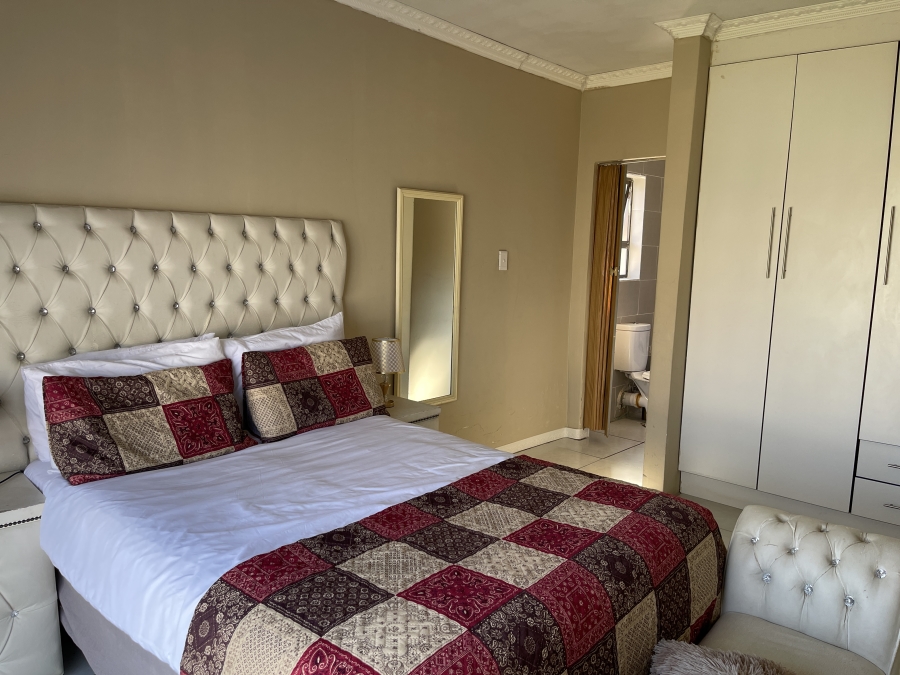5 Bedroom Property for Sale in Eligwa Estate Gauteng