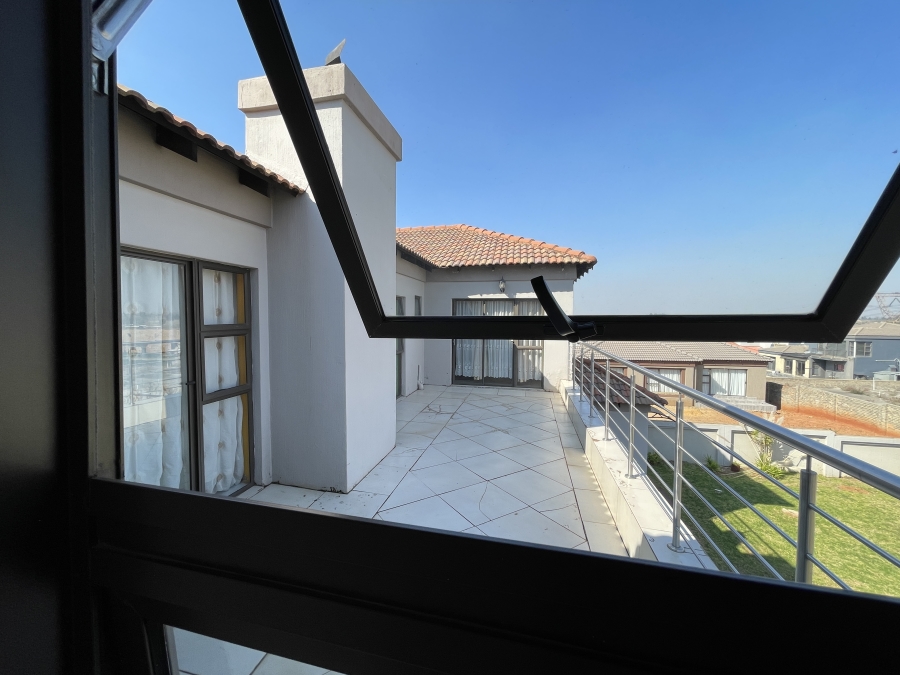 5 Bedroom Property for Sale in Eligwa Estate Gauteng