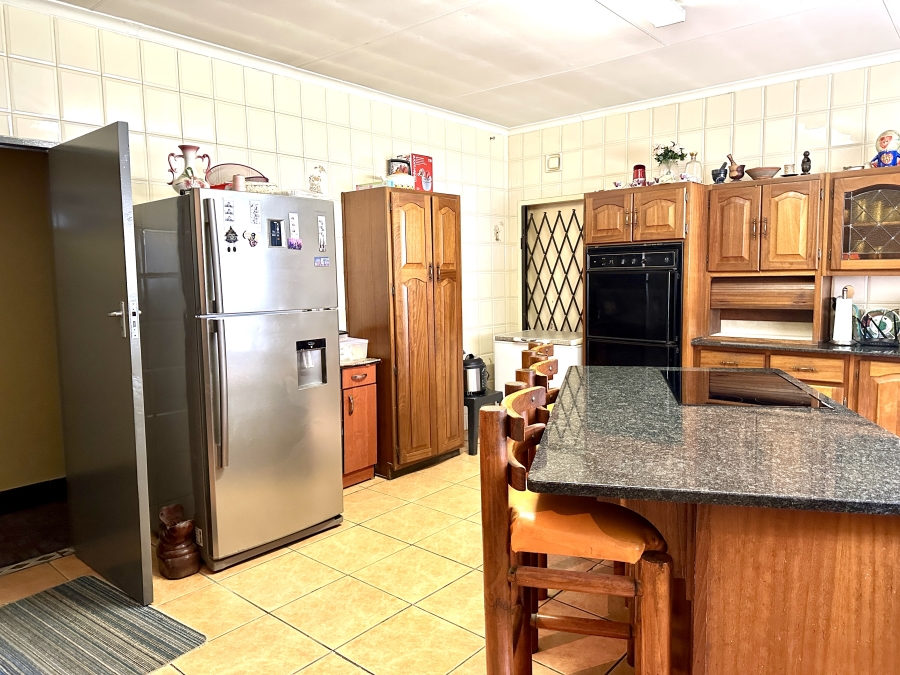 4 Bedroom Property for Sale in Kew Gauteng