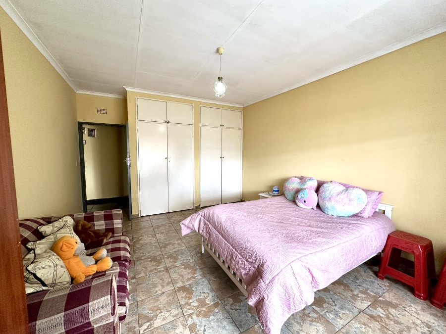 4 Bedroom Property for Sale in Kew Gauteng