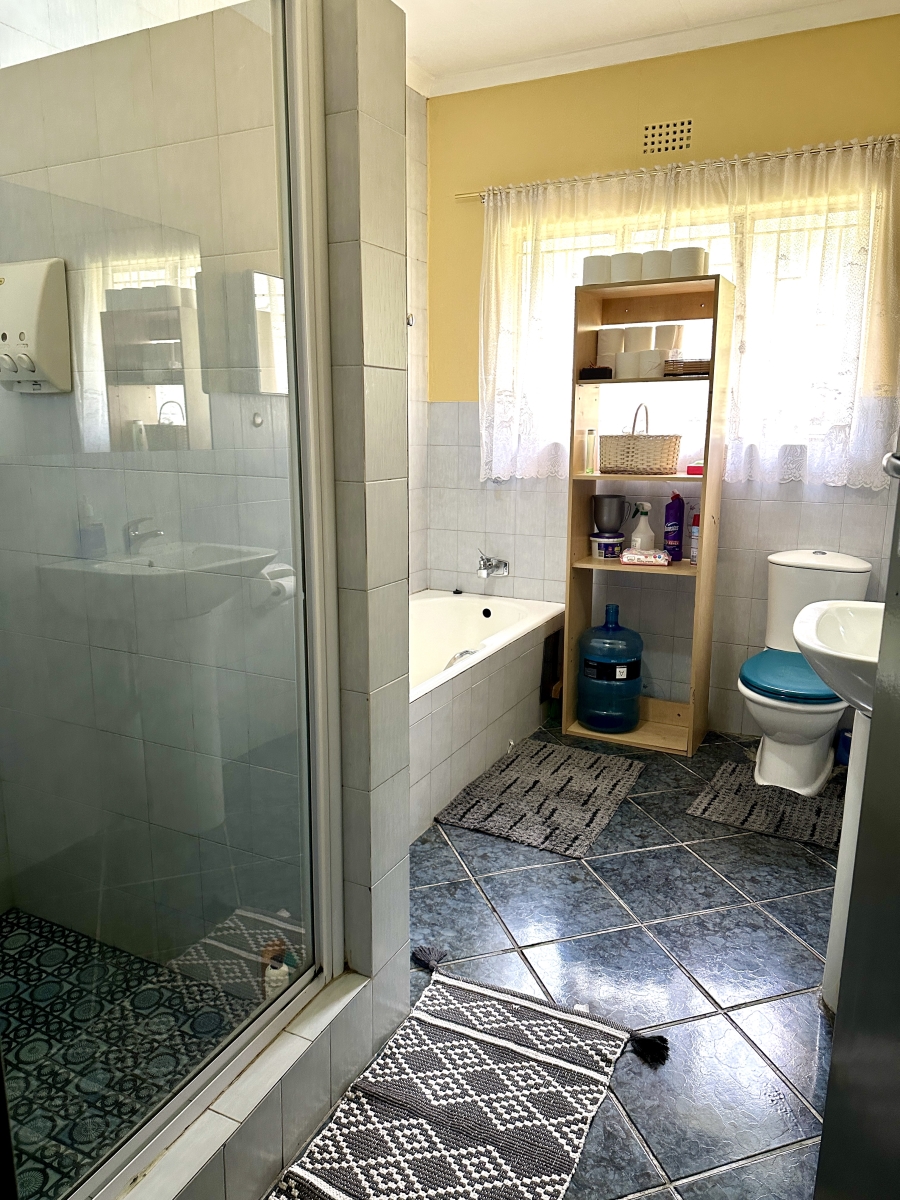 4 Bedroom Property for Sale in Kew Gauteng