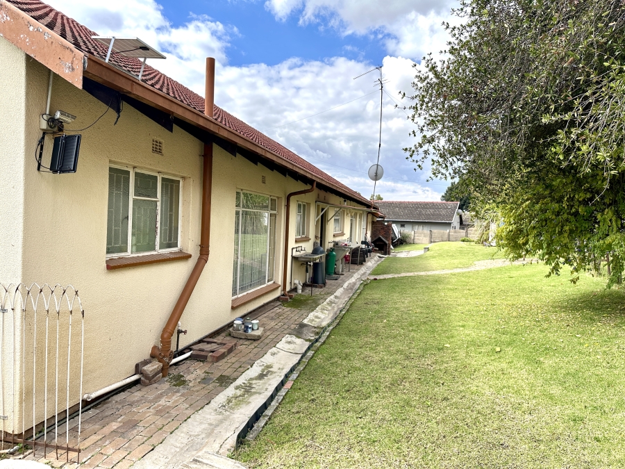 4 Bedroom Property for Sale in Kew Gauteng