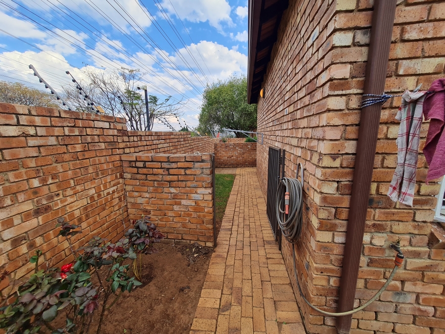 2 Bedroom Property for Sale in Olivedale Gauteng