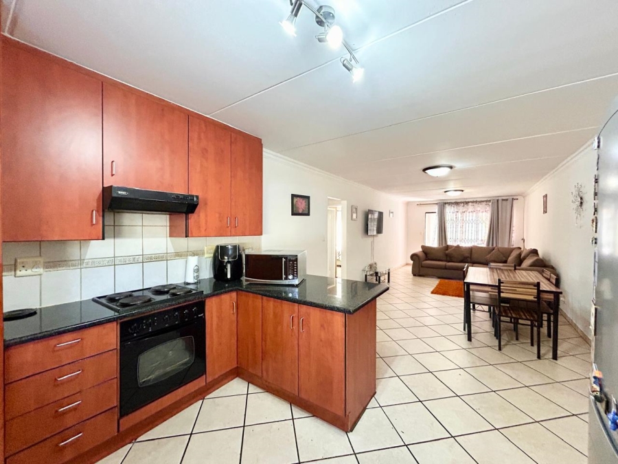 2 Bedroom Property for Sale in Sunninghill Gauteng