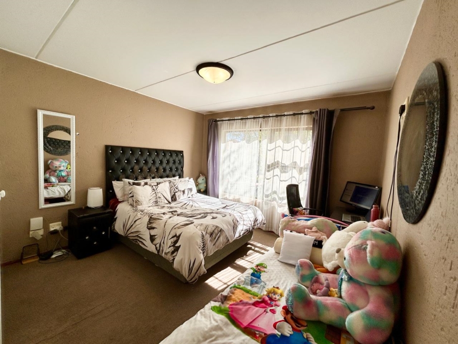 2 Bedroom Property for Sale in Sunninghill Gauteng