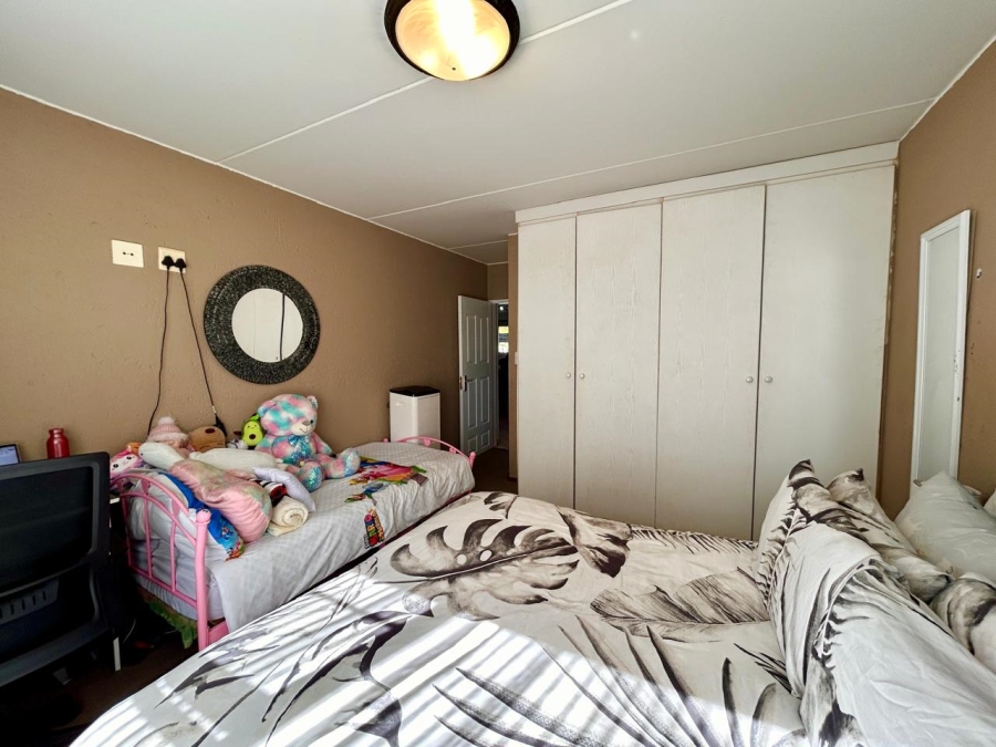 2 Bedroom Property for Sale in Sunninghill Gauteng