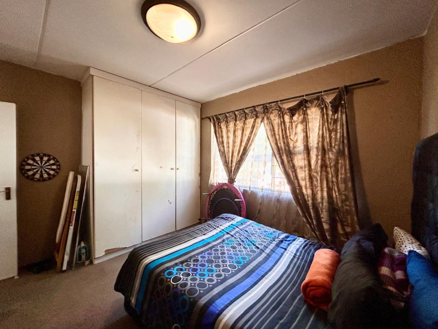 2 Bedroom Property for Sale in Sunninghill Gauteng