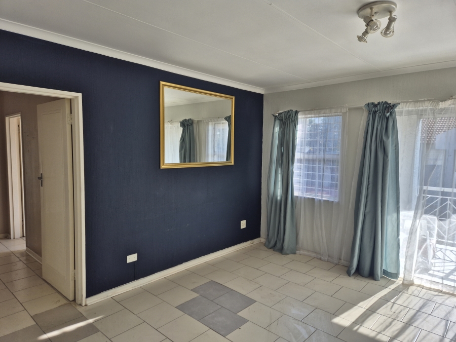 To Let 2 Bedroom Property for Rent in Fairland Gauteng