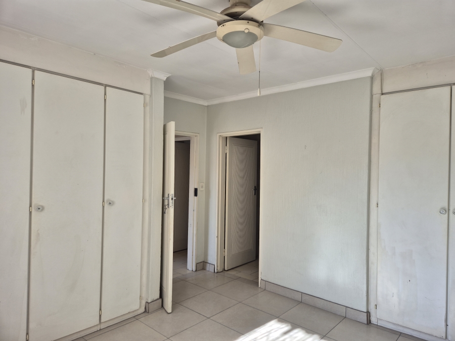 To Let 2 Bedroom Property for Rent in Fairland Gauteng