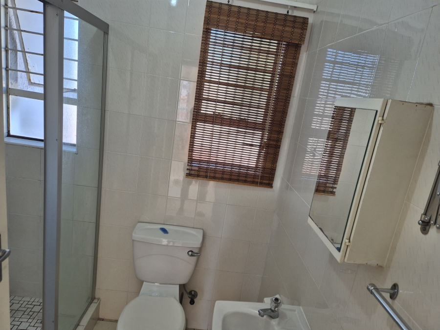 To Let 2 Bedroom Property for Rent in Fairland Gauteng