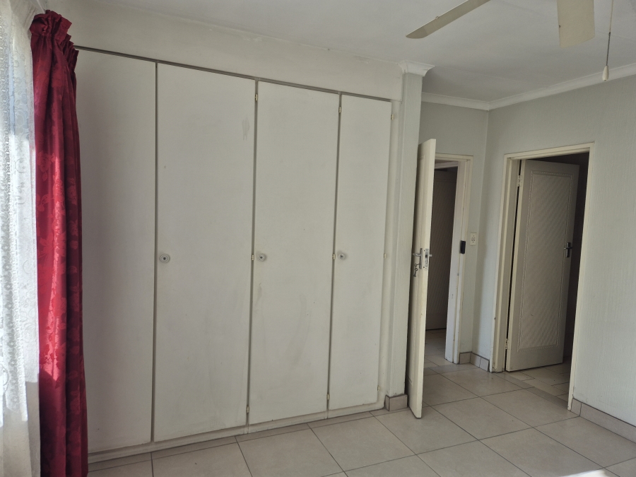 To Let 2 Bedroom Property for Rent in Fairland Gauteng