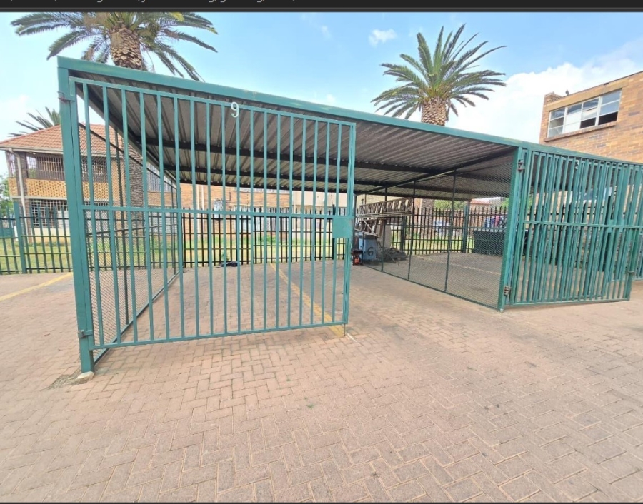 2 Bedroom Property for Sale in Crown Gauteng