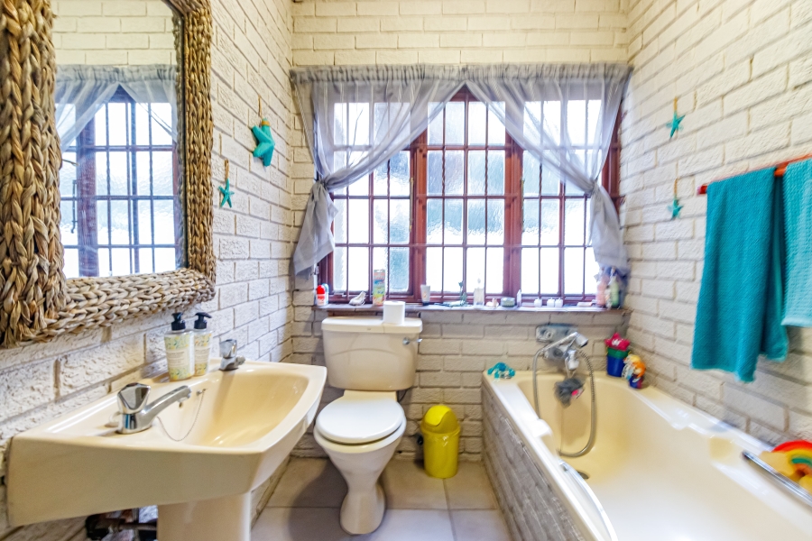 4 Bedroom Property for Sale in Randjesfontein A H Gauteng