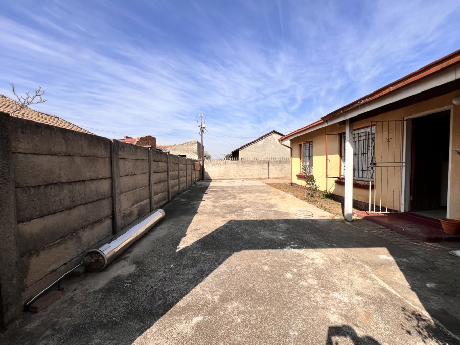 3 Bedroom Property for Sale in Sebokeng Zone 17 Gauteng