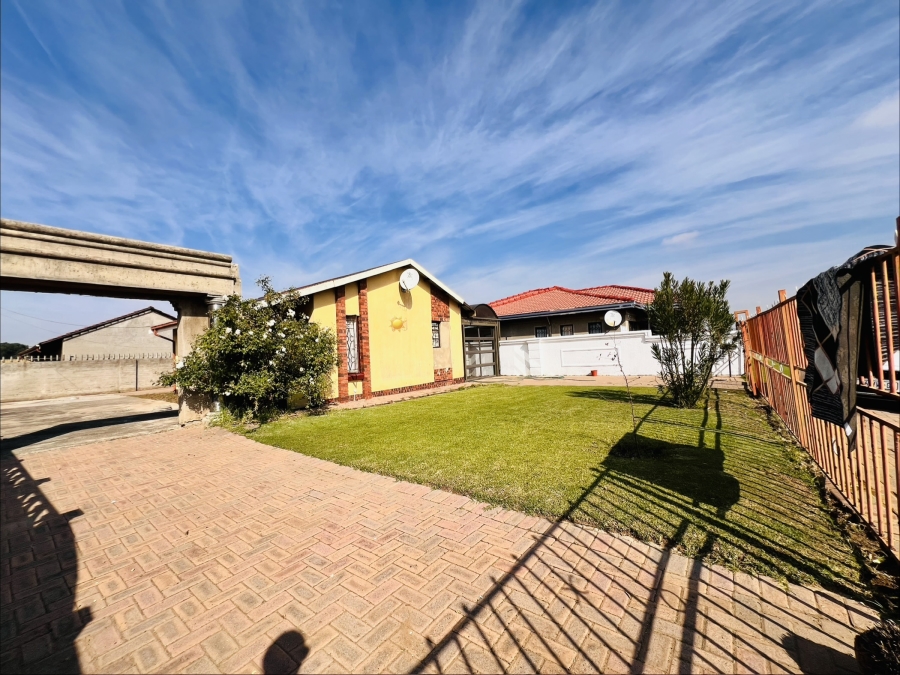 3 Bedroom Property for Sale in Sebokeng Zone 17 Gauteng