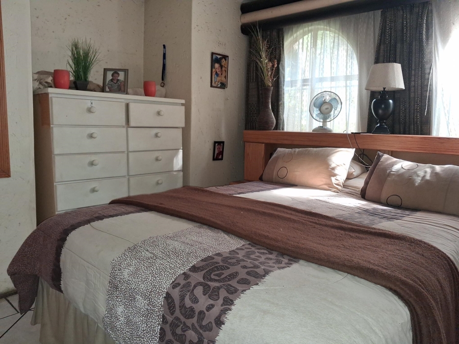 6 Bedroom Property for Sale in Austinview Gauteng