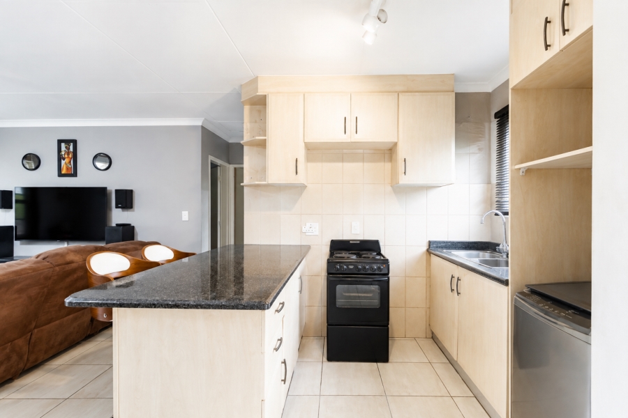 2 Bedroom Property for Sale in Vorna Valley Gauteng