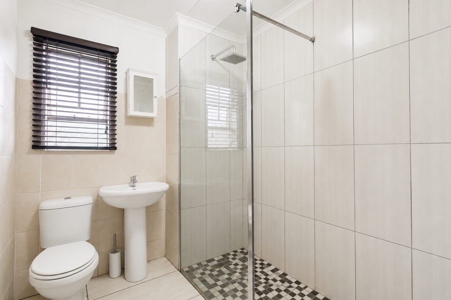 2 Bedroom Property for Sale in Vorna Valley Gauteng