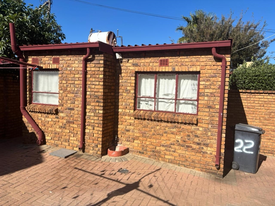 4 Bedroom Property for Sale in Oakdene Gauteng