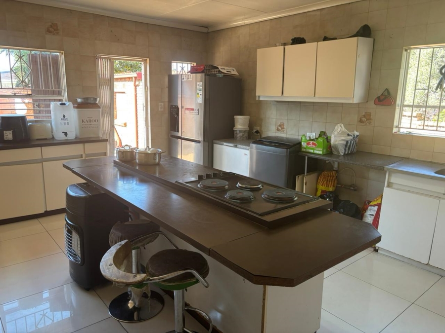 4 Bedroom Property for Sale in Oakdene Gauteng