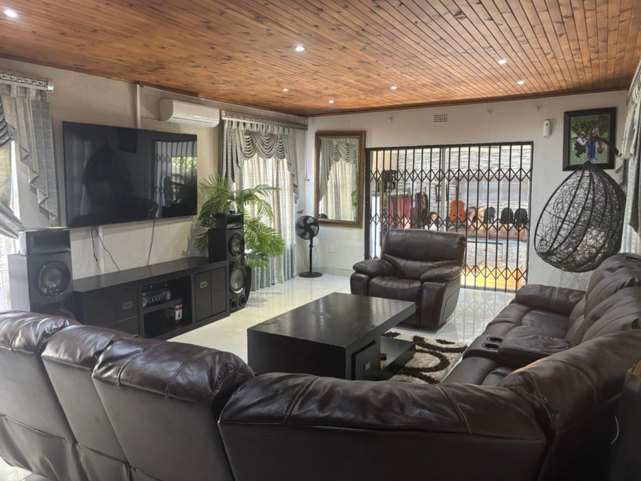 4 Bedroom Property for Sale in Oakdene Gauteng