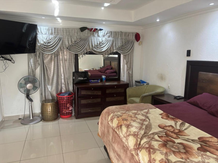 4 Bedroom Property for Sale in Oakdene Gauteng